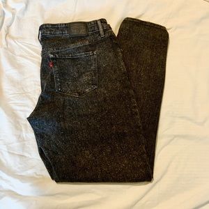 Black Levi’s 711 Skinny Jeans